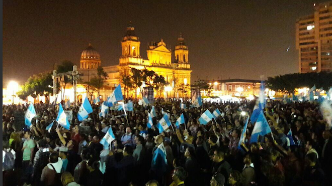 Convocan a manifestación pacífica en el Congreso este 15 de septiembre por #PactoDeCorruptos