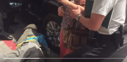 VIDEO: Mujer ataca a anciano que protestaba contra diputados, se marcha en su camioneta de lujo y PNC no hace nada