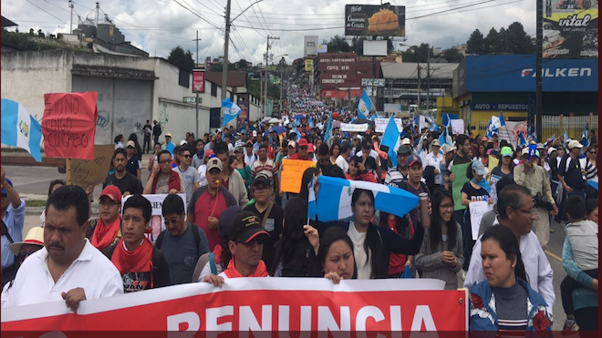 Miles de guatemaltecos se unen en Quetzaltenango al #ParoNacional
