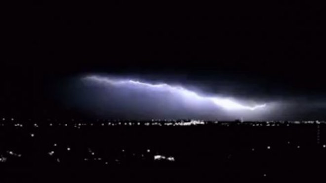 ¿Porqué hay luces en el cielo durante una terremoto? VIDEO