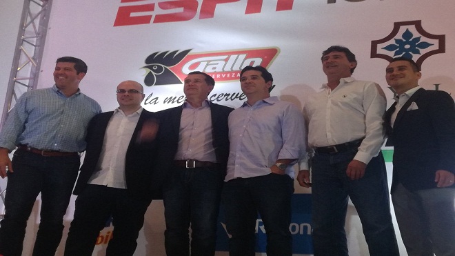 Los comentaristas de ESPN “Fuera de Juego” están en Guatemala