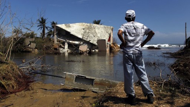 Trump amenaza con retirar ayuda a Puerto Rico