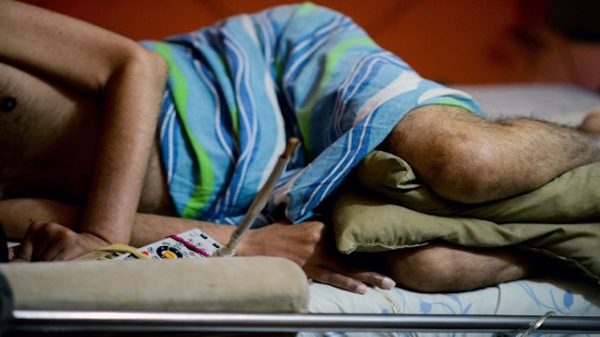 Sin comida ni medicinas, cuadripléjico pide la eutanasia [GALERÍA] 
