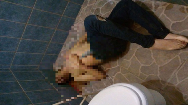 Pareja ocultaba un cadáver en el baño de su casa, vecinos los protegían