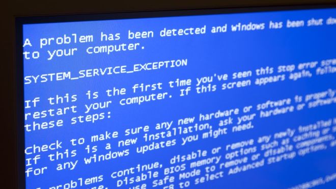 Qué es la "pantalla azul de la muerte" y qué tiene que ver con la última actualización de Windows 10