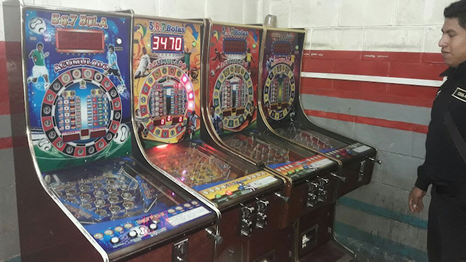 Incautan máquinas tragamonedas en San Pedro Sacatepéquez
