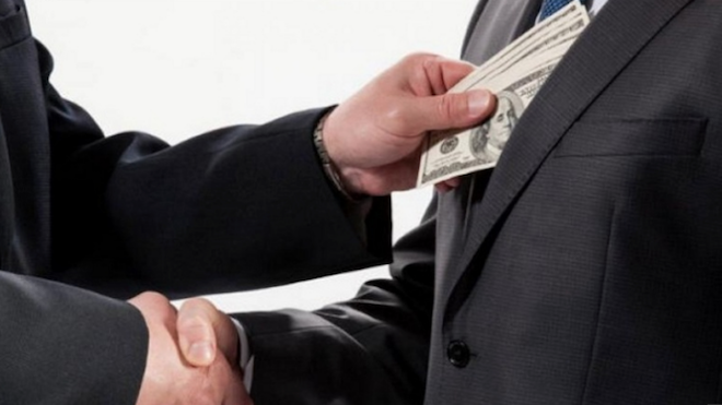 Uno de cada tres latinoamericanos paga sobornos por servicios público