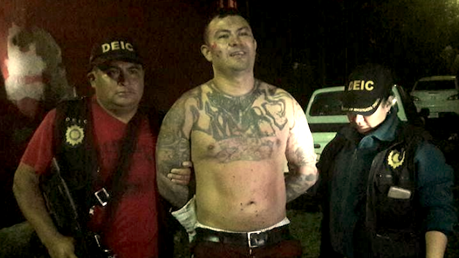 VIDEO: Capturan a"El White" el marero que coordinó la matanza del Roosevelt