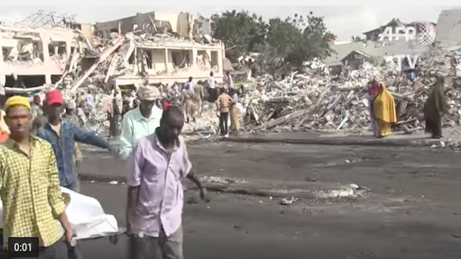 Más de un centenar de muertos por atentado en Somalia