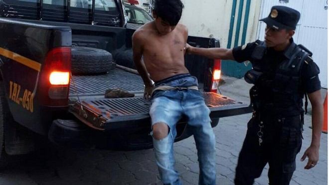 PNC lo captura cuando golpeaba a su mamá