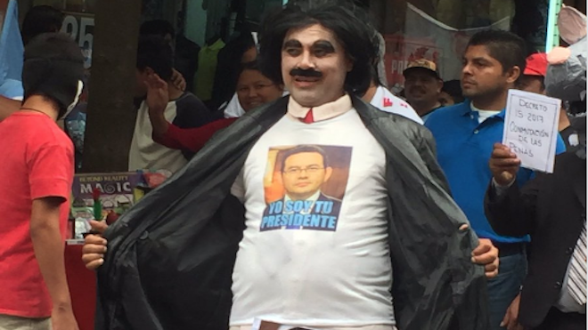 En la marcha del #20deoctubre sindicalistas se burlan del Jimmy Morales [VIDEO-GALERÍA] 