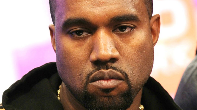 Kanye West hace breve aparición musical, un año después de su crisis