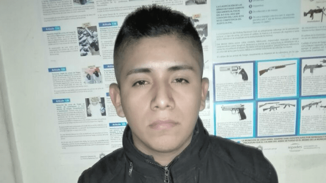 Este agente de seguridad privada fue capturado en flagrancia en el Transmetro por eyacular a una mujer.