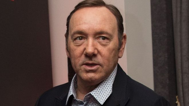 Un hombre denunció en un programa de la BBC que también fue abusado por Kevin Spacey.