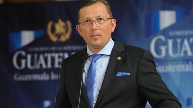 Vea cuánto gana Heinz Hiemann, el vocero presidencial cada vez que da declaraciones
