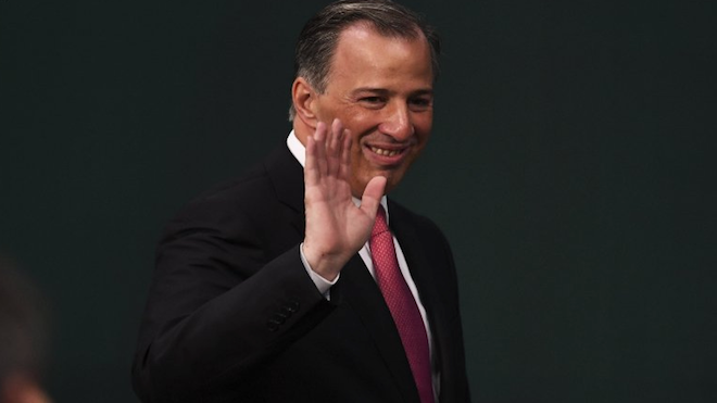 Peña Nieto, anunció que su exministro de Hacienda José Antonio Meade buscará la presidencia por el PRI