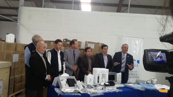 Equipo médico para reducir la muerte materna neonatal