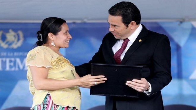Presidencia gastó Q27 mil 300 en cartas de agradecimiento