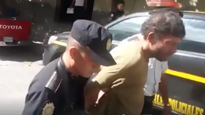 VÍDEO: Lo capturan mientras le daba una golpiza a su mamá en Zacapa
