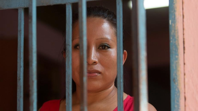 Tribunal mantiene pena de 30 años de prisión a salvadoreña condenada por aborto