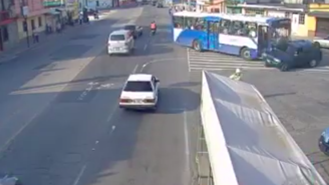 Choque de Transurbano en zona 6