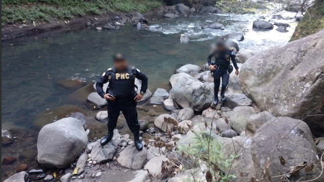 GALERÍA: PNC localiza y destruye refugio de mareros a orillas de un río