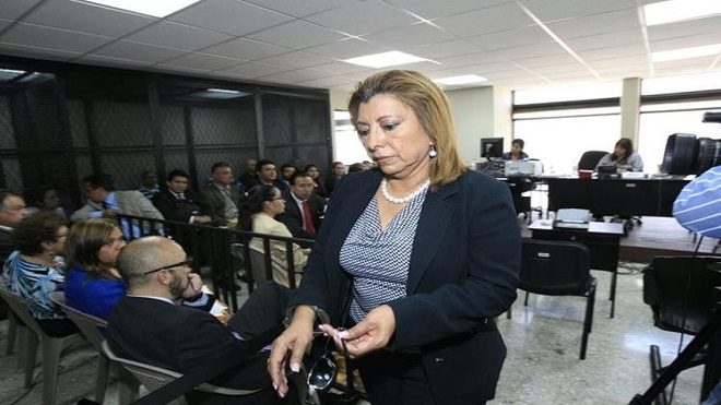 Anabella de León - Medida sustitutiva
