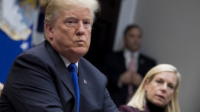 Trump intenta impedir publicación de explosivo libro sobre su gobierno
