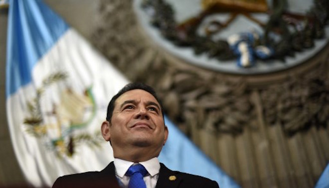 Morales presume de transparencia pese a sombra de corrupción