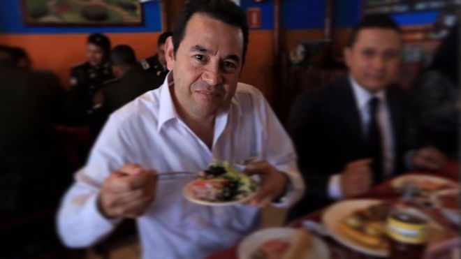 Comen como la realeza. Presidencia de Jimmy Morales gasta Q29 mil diarios en alimentos