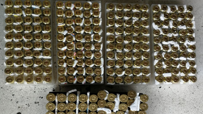 Capturan a dos menores por llevar 300 municiones de diferente calibre