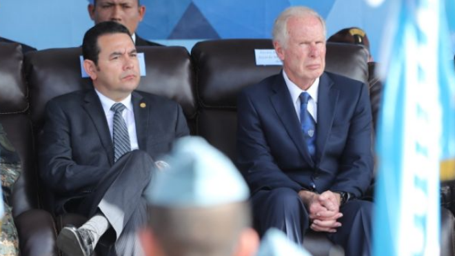 Álvaro Arzú amenaza de nuevo a la prensa