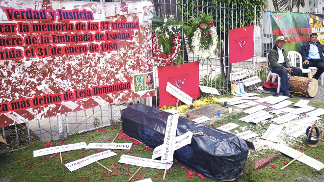 CONMEMORAN QUEMA DE LA EMBAJADA DE ESPAÑA