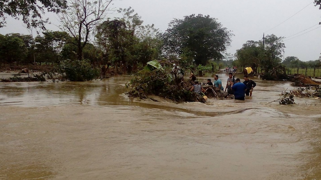 Dos desaparecidos y miles de afectados por lluvias en el norte del país