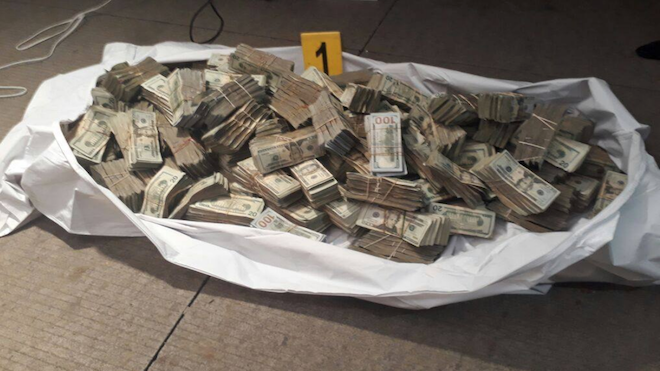 #GolpeAlNarcotráfico: Capturan a trailero con 1 millón 480 mil dólares en efectivo