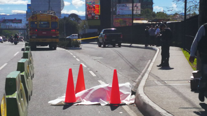 Mujer es atropellada en la Roosevelt por un bus de Chimaltenango