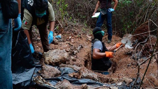 Hallan al menos 9 cuerpos en fosas clandestinas en noroeste de México