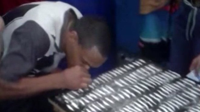 VIDEO: Presos aspiran más de 100 rayas de cocaína en una cárcel