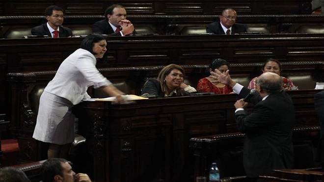 Pese a prohibición diputados tránsfugas presiden comisiones de trabajo