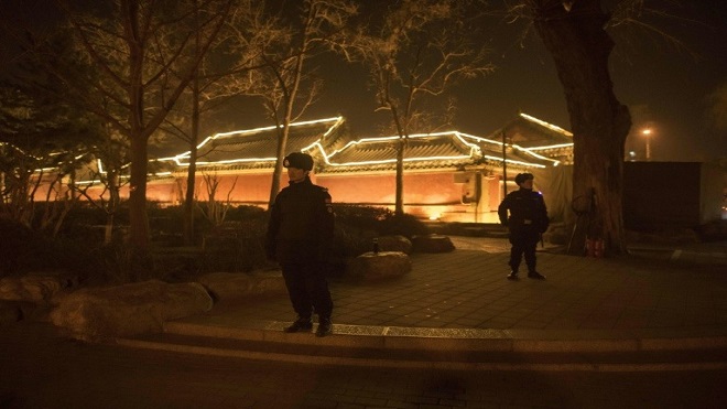 China entra en el año del Perro sin petardos ni fuegos artificiales