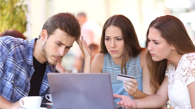 Por qué estás pagando más que otros por el mismo producto en internet (y qué tiene que ver con ello la computadora que usas)