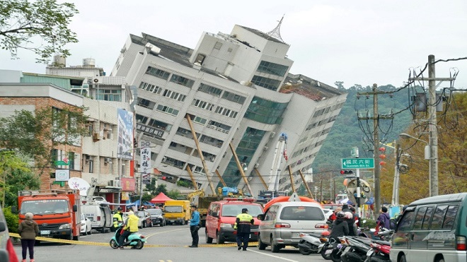 Seis muertos y más de 200 heridos en un terremoto en Taiwán