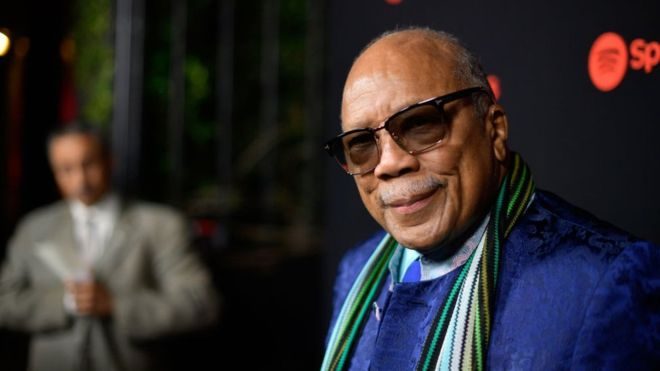 Por qué el legendario productor Quincy Jones dice que los Beatles eran "los peores músicos de la historia" y que Michael Jackson "robaba"