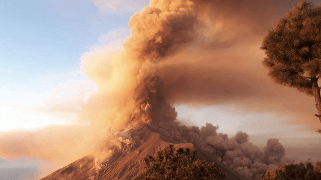 actividad en volcán de fuego