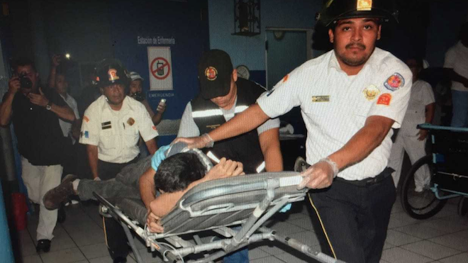 Balas perdidas lo hieren cuando jugaba lotería