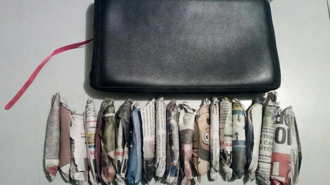 "Soy líder religioso" dice menor que ocultaba droga en estuche que simulaba la Biblia