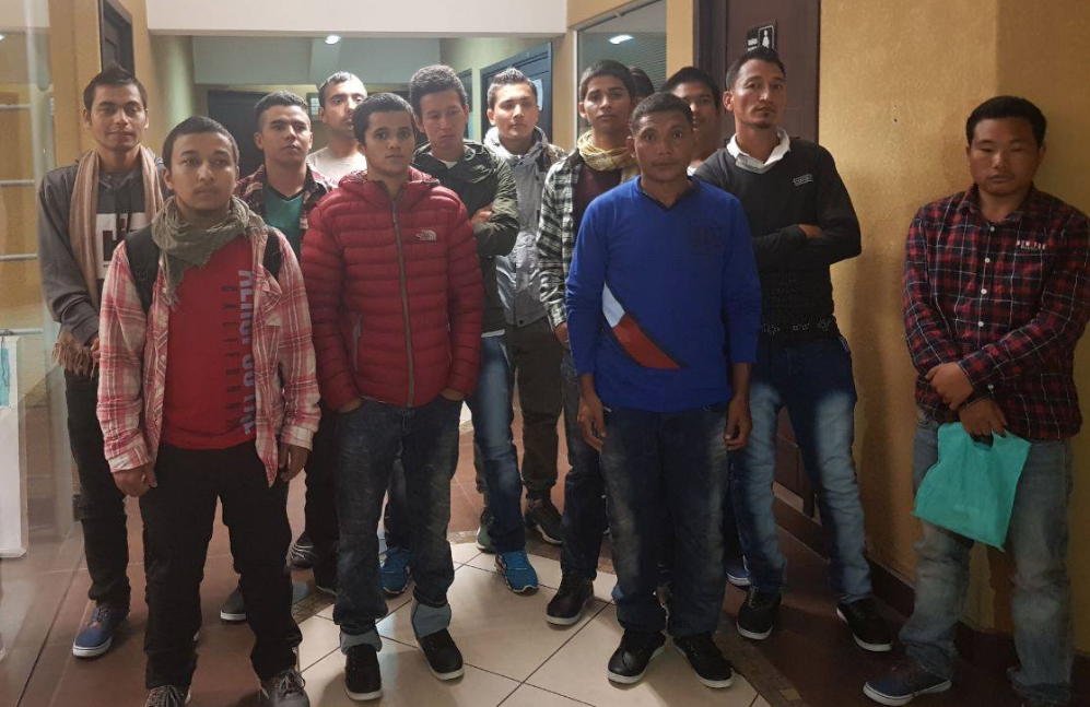 Frustran el "sueño americano" a 13 migrantes indocumentados de Nepal en Escuintla
