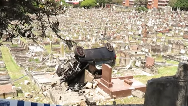 VIDEO: Conductor borracho sale con vida de cementerio