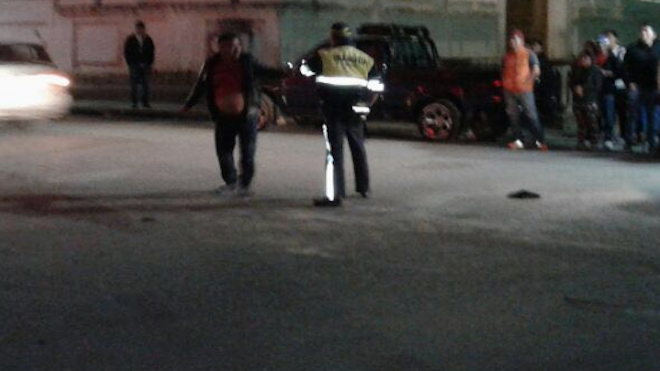 VIDEO: Motorista agrede a agente de PMT en Alta Verapaz