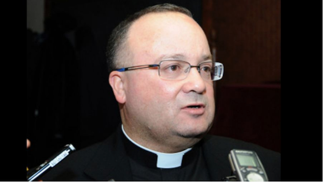 Enviado del Vaticano escucha testimonios sobre abuso sexual